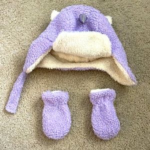 EGC unicorn hat w/Velcro under chin strap & matching mitten set size 6-12 months